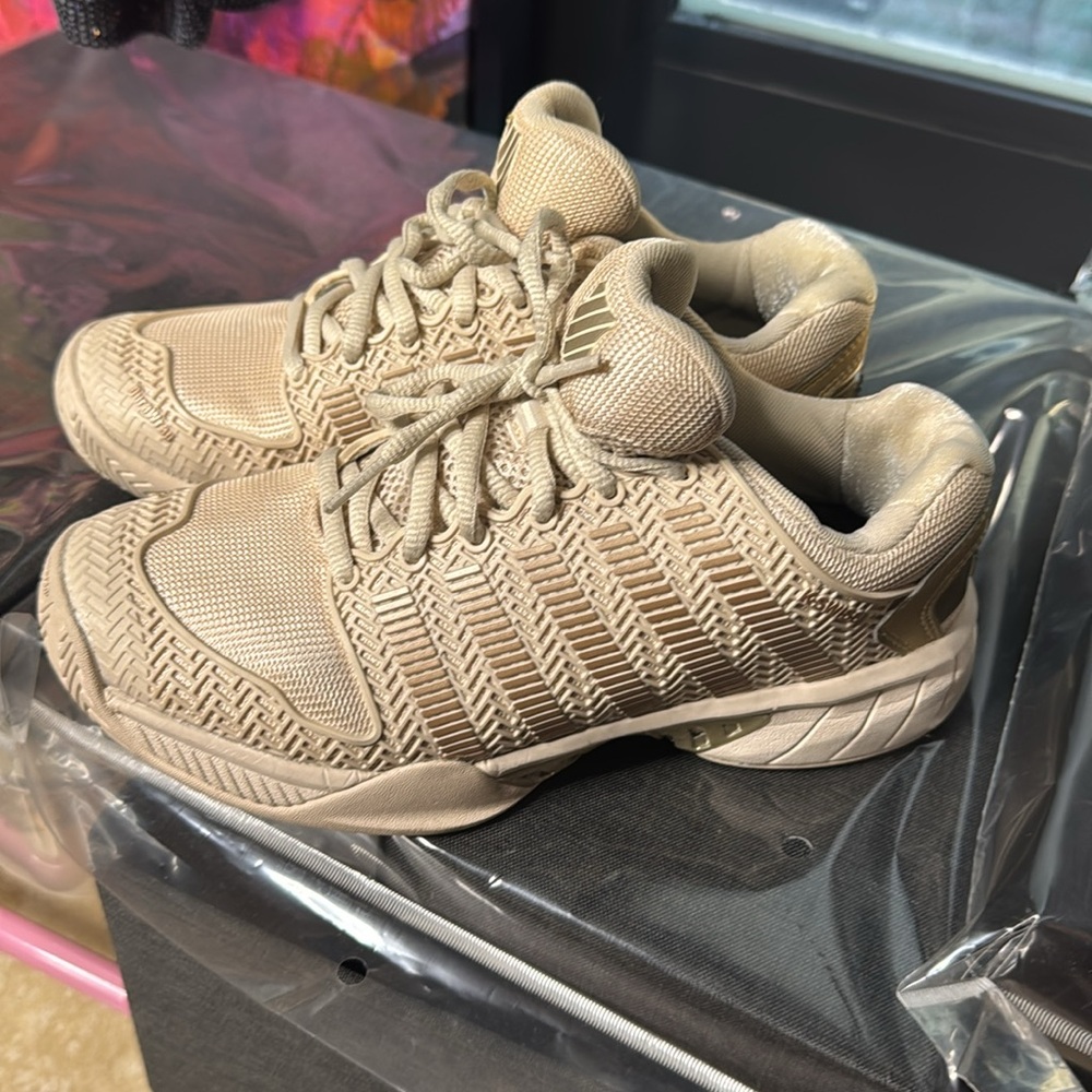 K-Swiss tan tennis shoes